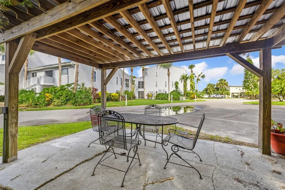 210 RIVER BEND PLACE #B Welaka, FL 32193