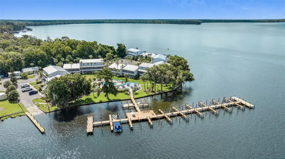 210 RIVER BEND PLACE #B Welaka, FL 32193
