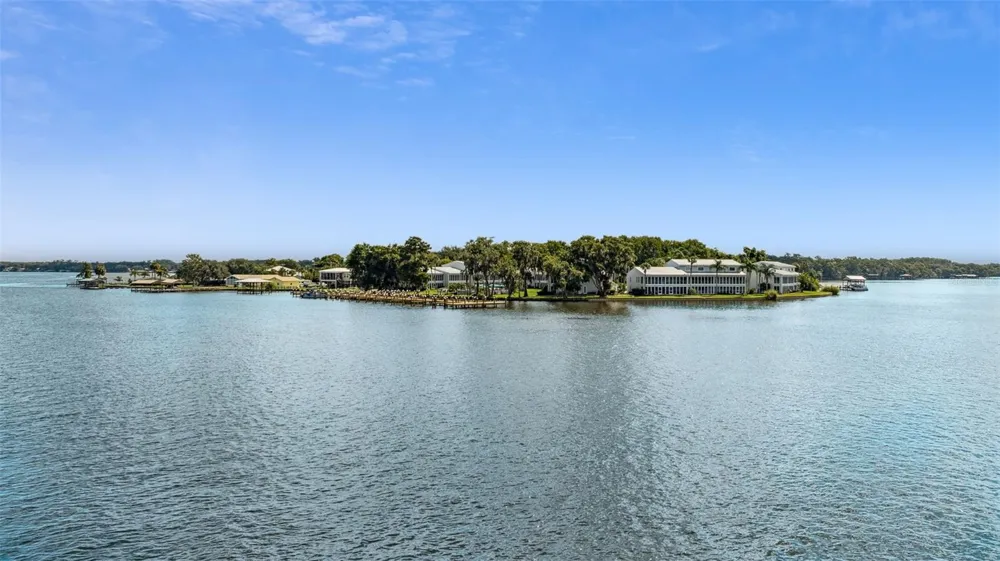 210 RIVER BEND PLACE #B Welaka, FL 32193