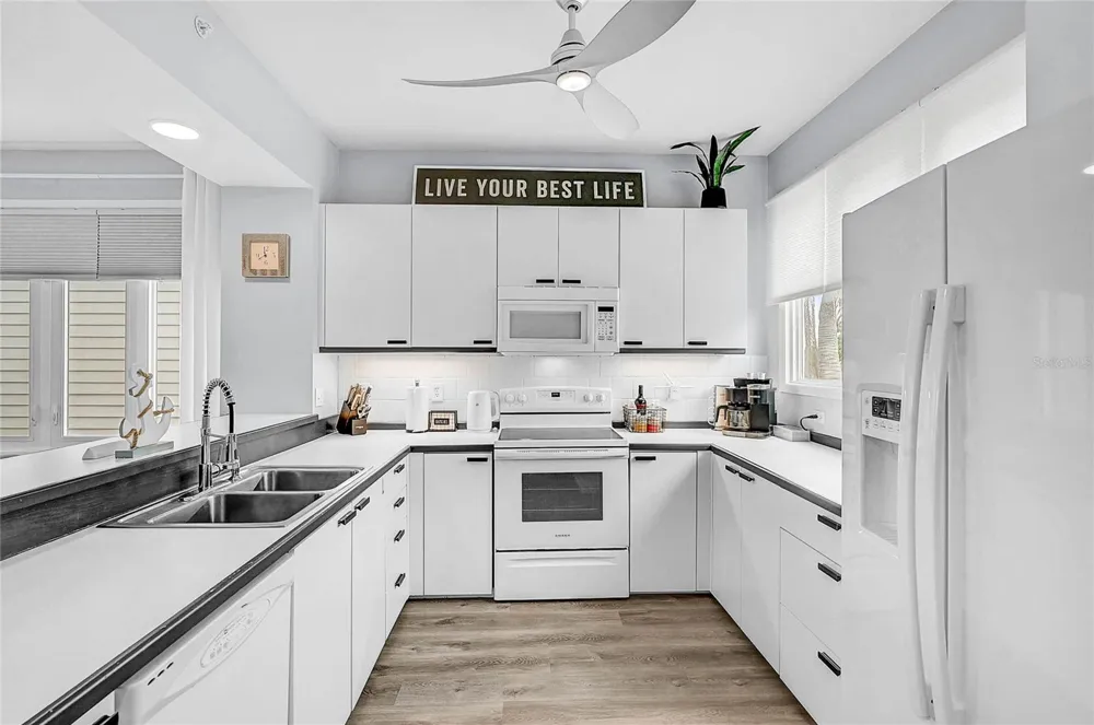 508 FOREST WAY #508 Longboat Key, FL 34228