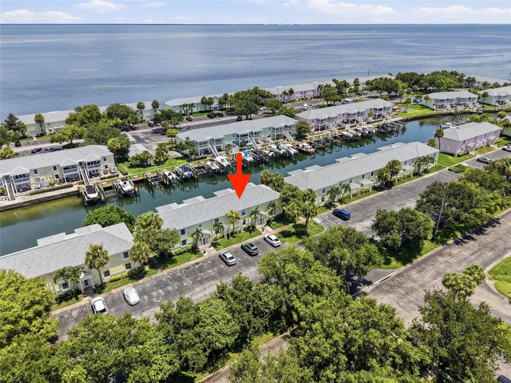 5092 BEACH DRIVE SE #A St Petersburg, FL 33705