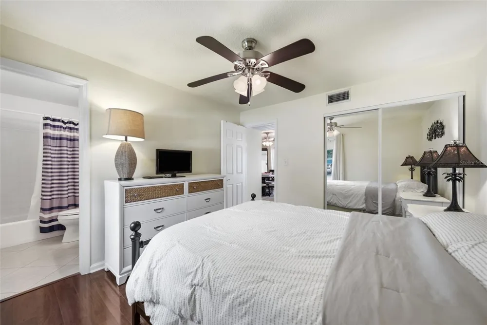 5092 BEACH DRIVE SE #A St Petersburg, FL 33705