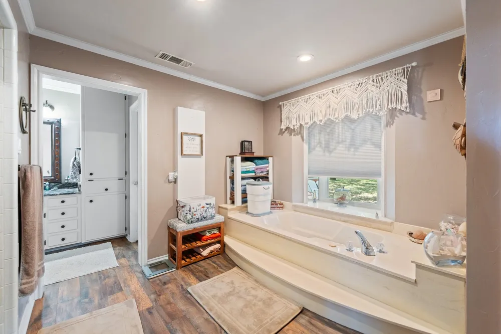 7208 E County Road 405 Alvarado, TX 76009