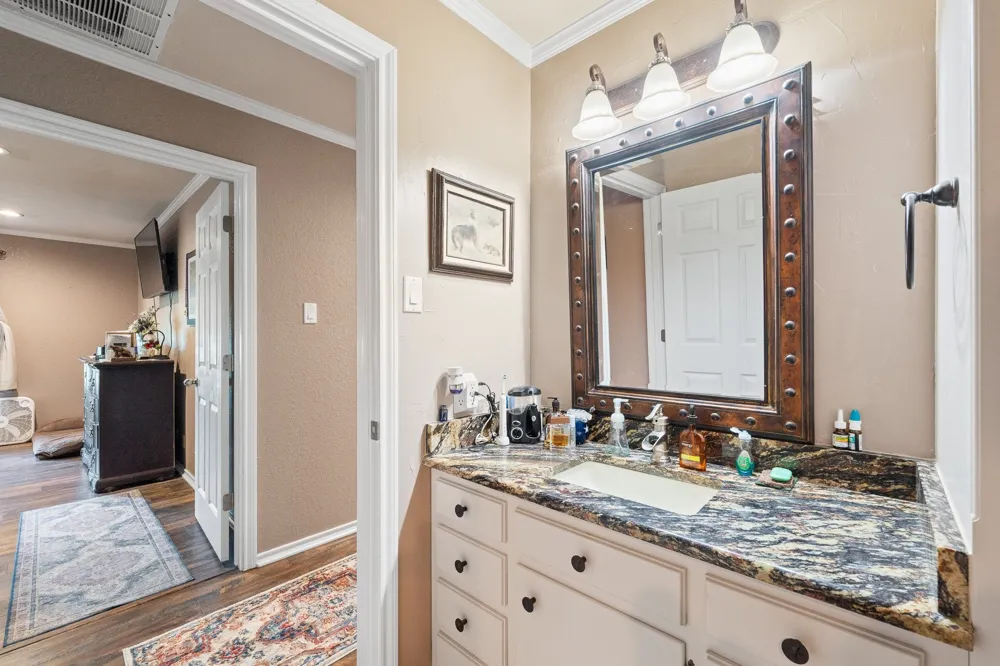 7208 E County Road 405 Alvarado, TX 76009