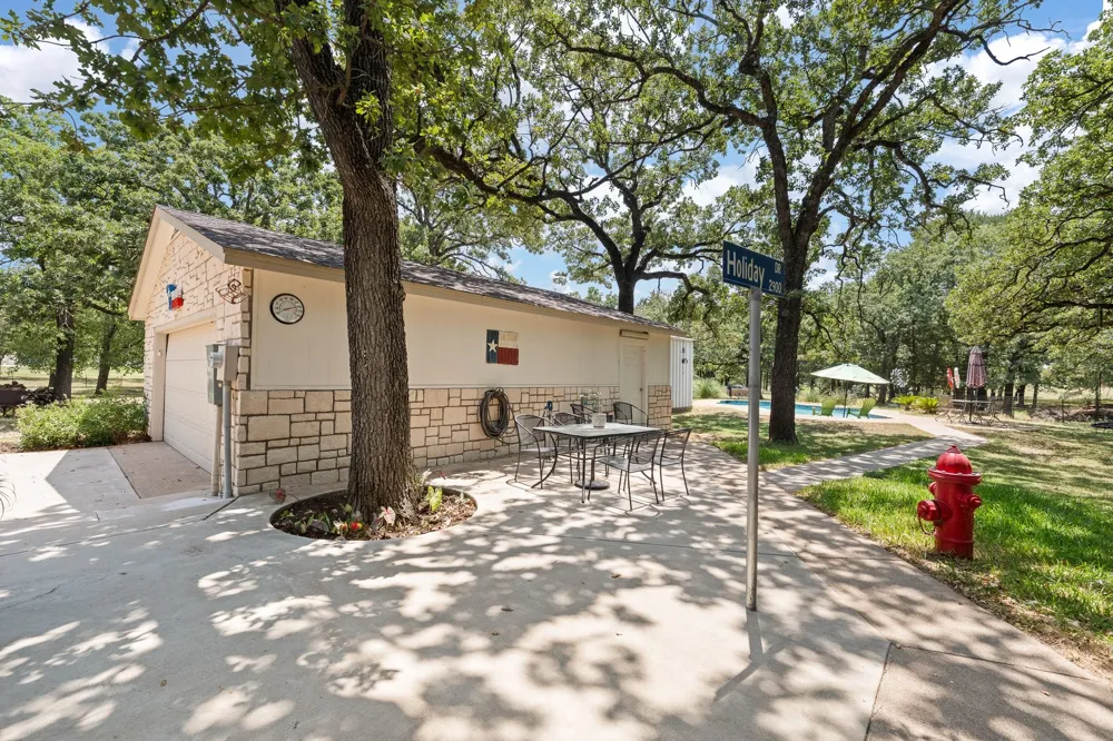 7208 E County Road 405 Alvarado, TX 76009