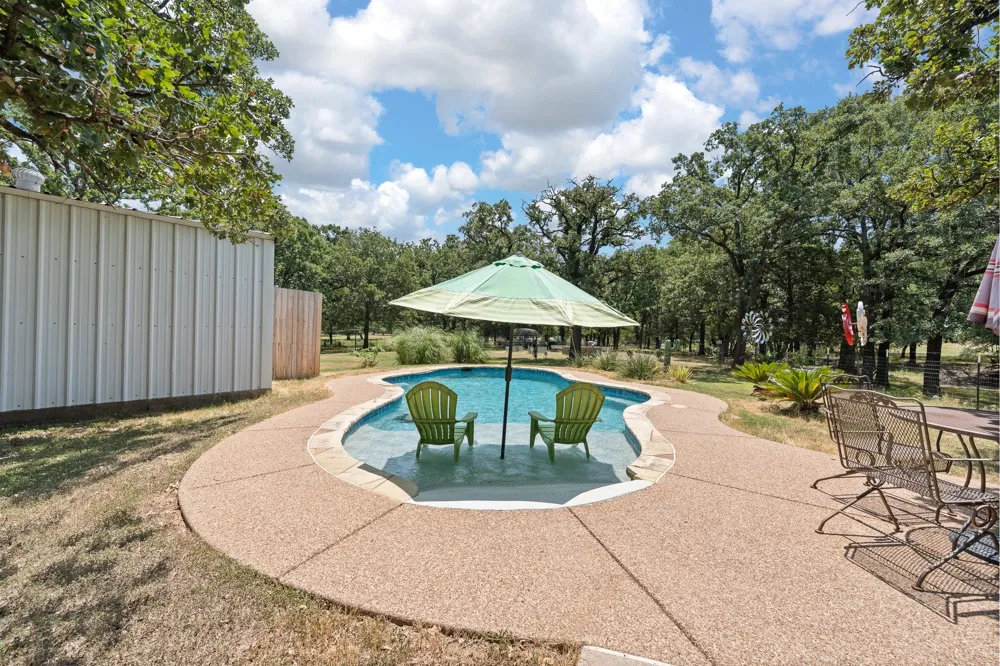 7208 E County Road 405 Alvarado, TX 76009