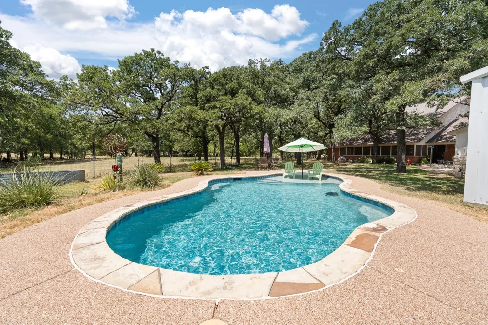 7208 E County Road 405 Alvarado, TX 76009