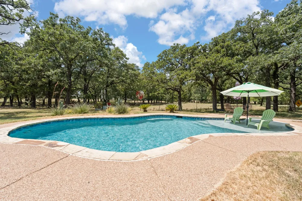 7208 E County Road 405 Alvarado, TX 76009