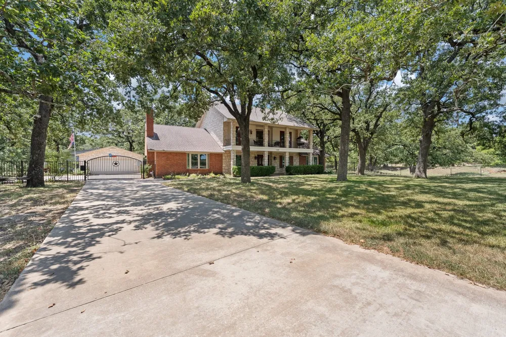 7208 E County Road 405 Alvarado, TX 76009