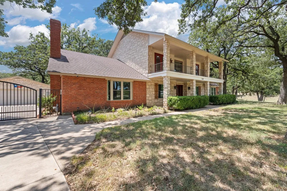 7208 E County Road 405 Alvarado, TX 76009