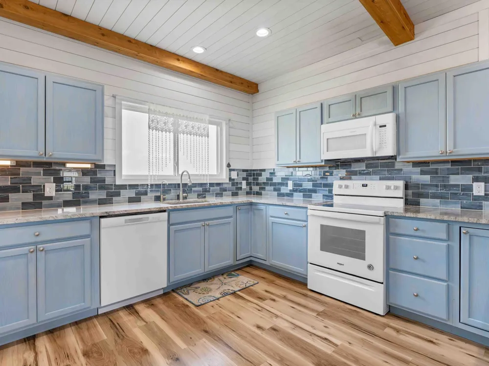 403 Beachfront Drive Matagorda, TX 77457