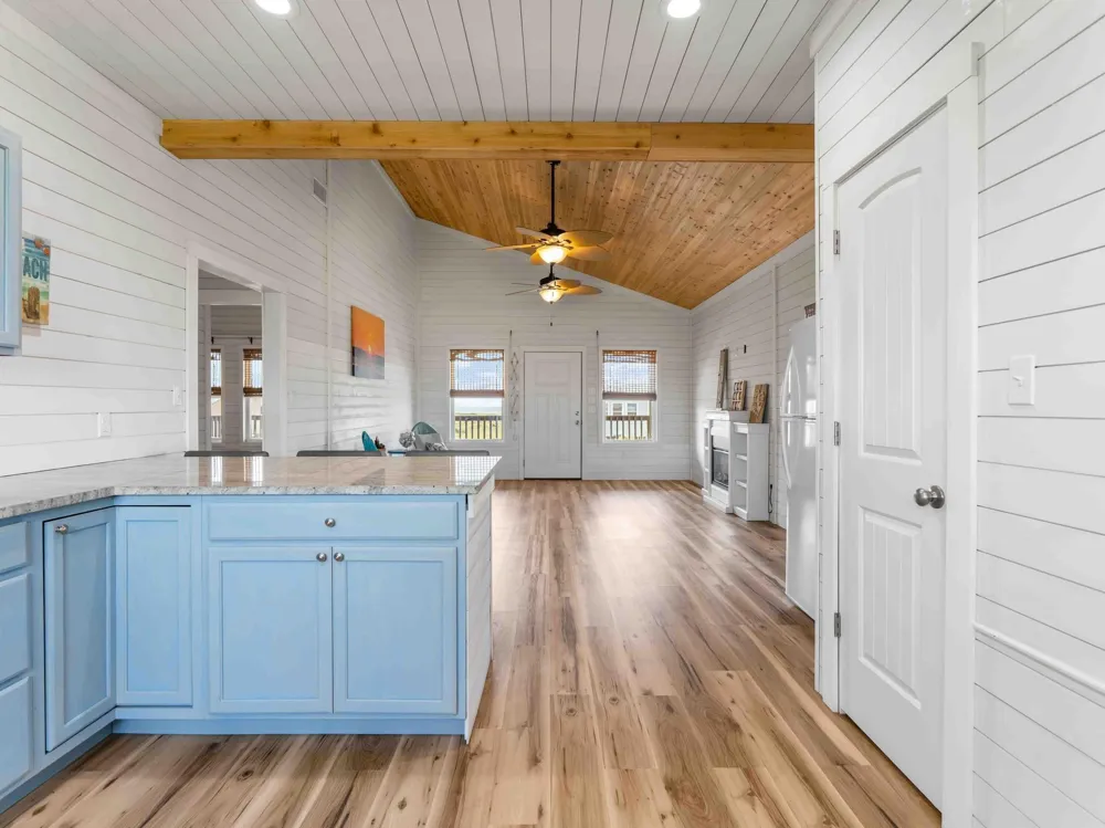 403 Beachfront Drive Matagorda, TX 77457