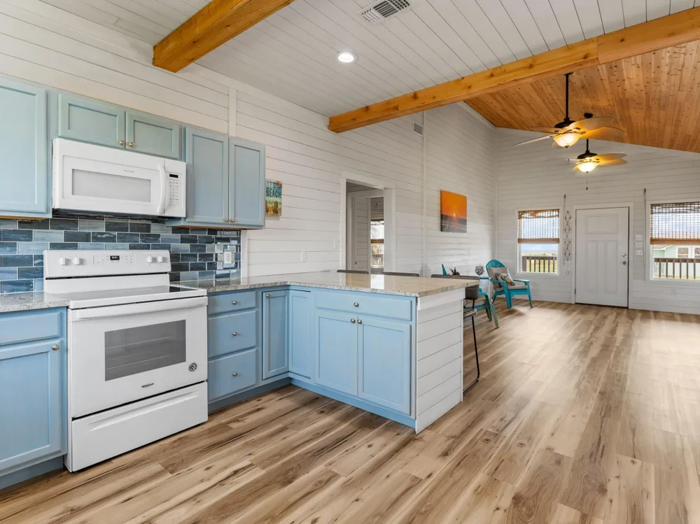 403 Beachfront Drive Matagorda, TX 77457
