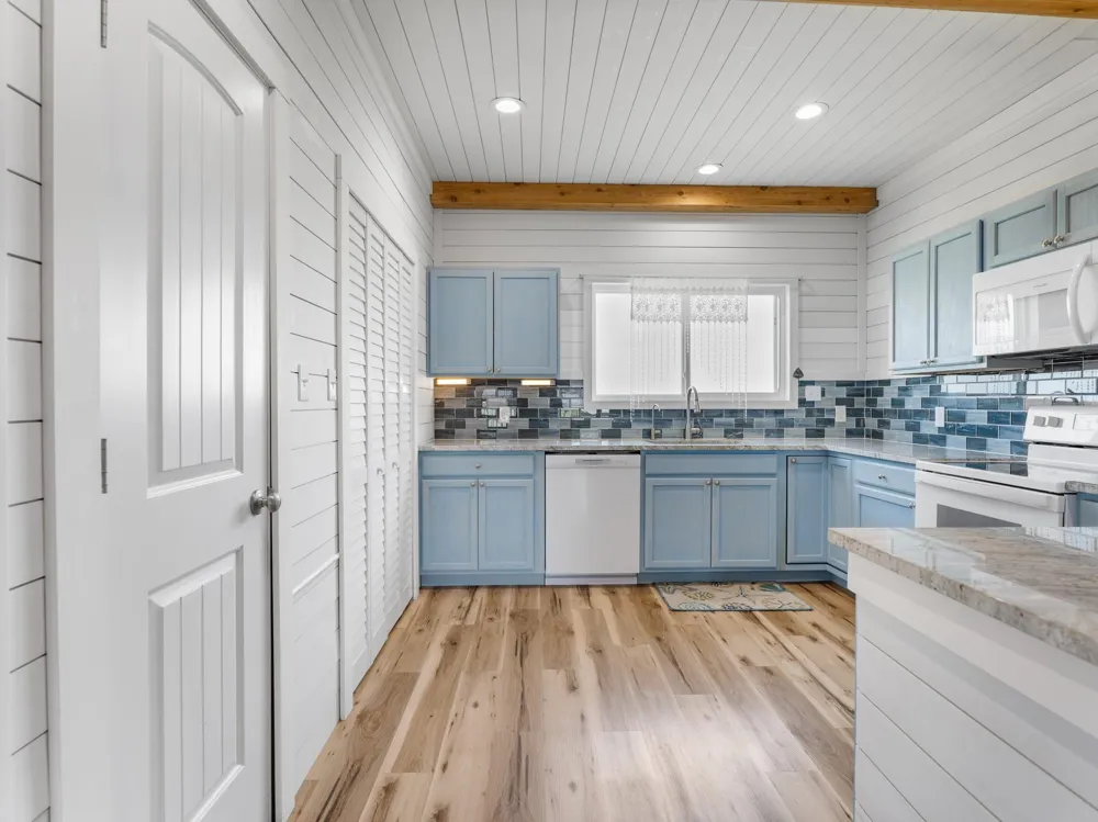 403 Beachfront Drive Matagorda, TX 77457