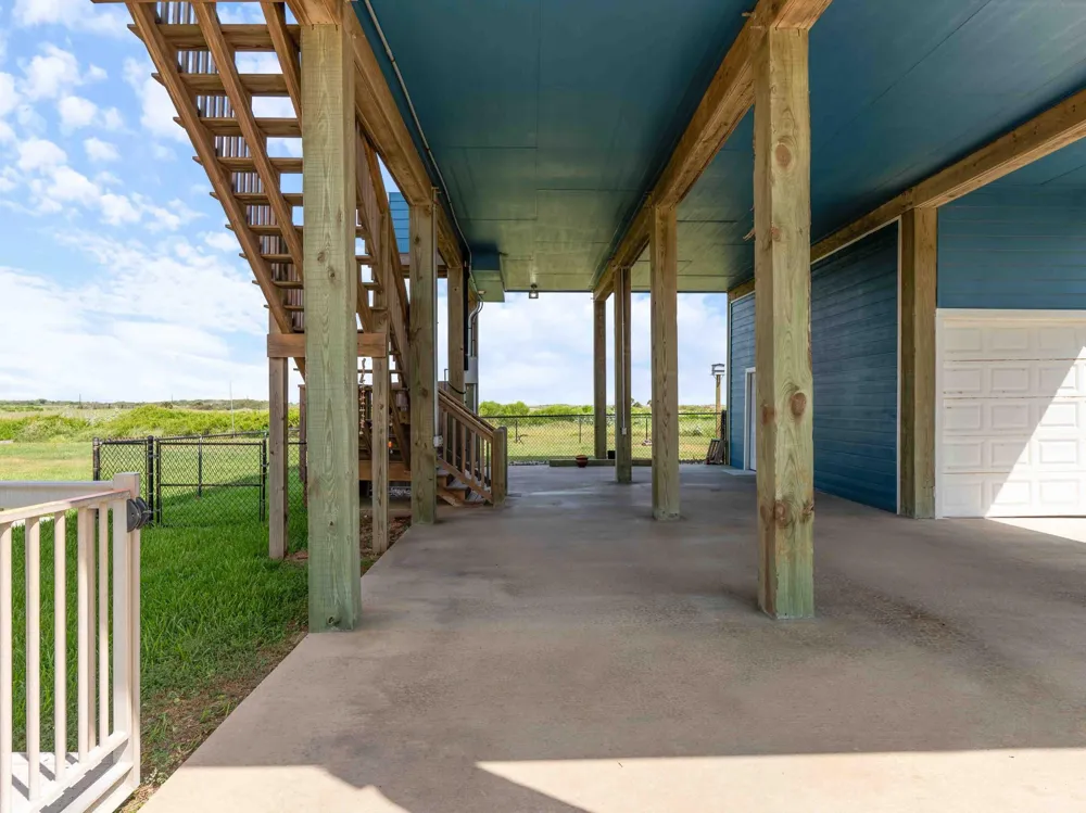 403 Beachfront Drive Matagorda, TX 77457