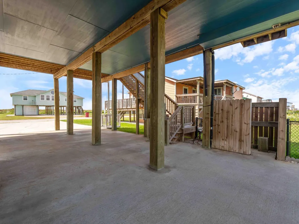403 Beachfront Drive Matagorda, TX 77457