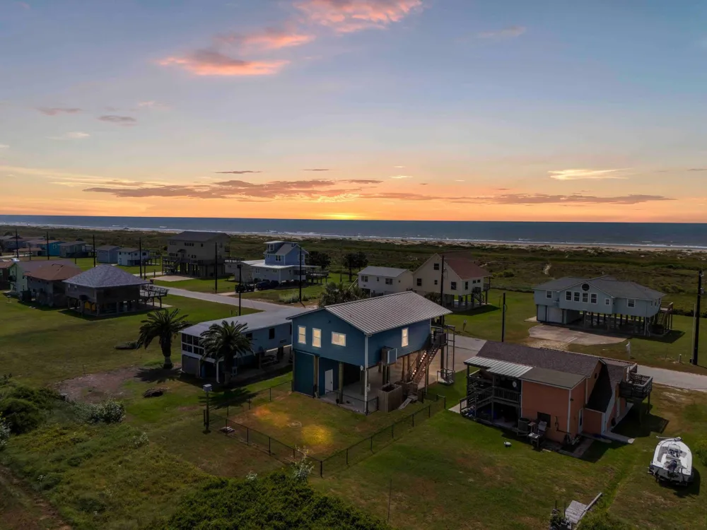403 Beachfront Drive Matagorda, TX 77457
