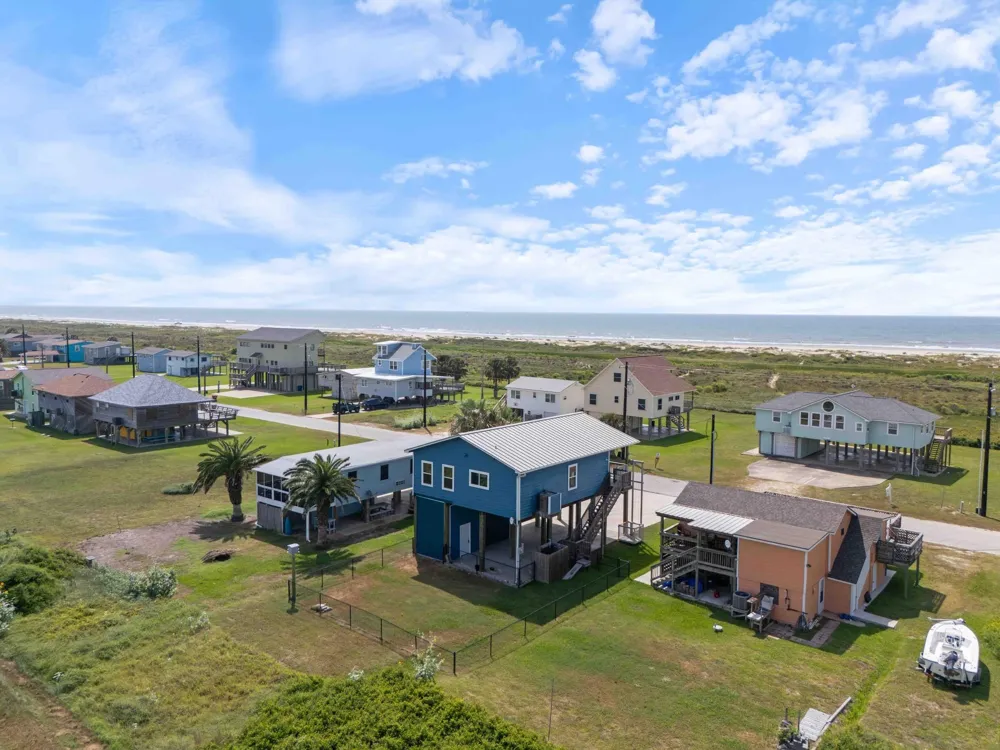 403 Beachfront Drive Matagorda, TX 77457