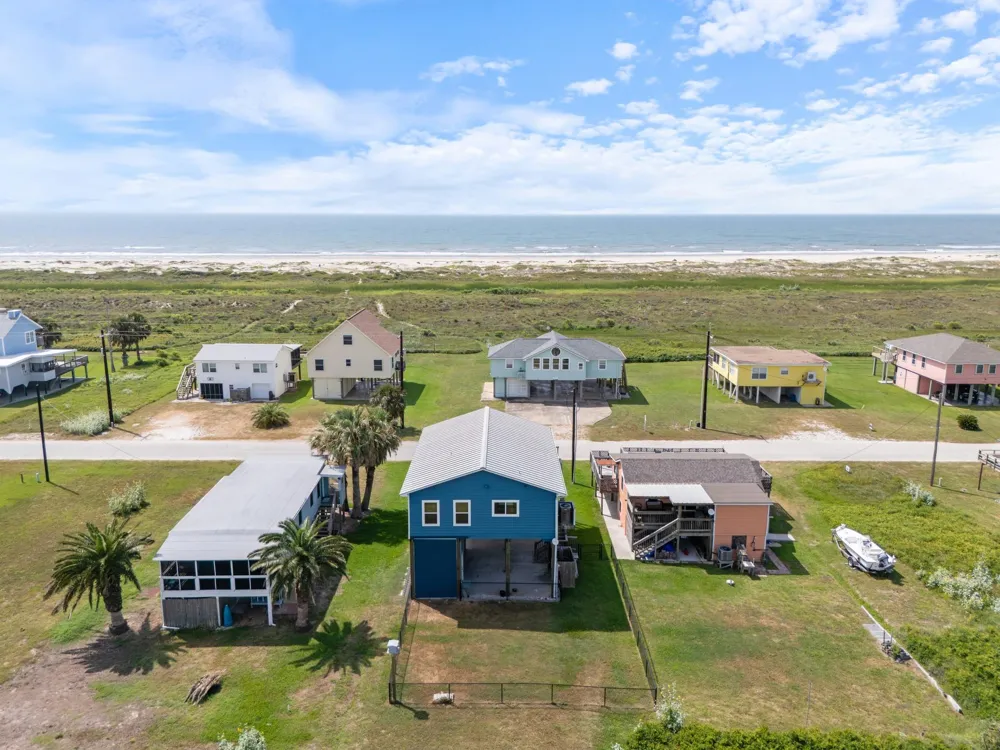 403 Beachfront Drive Matagorda, TX 77457