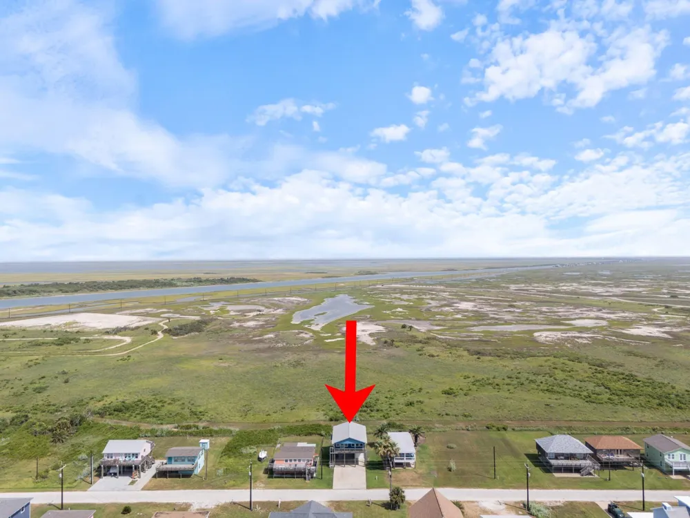 403 Beachfront Drive Matagorda, TX 77457