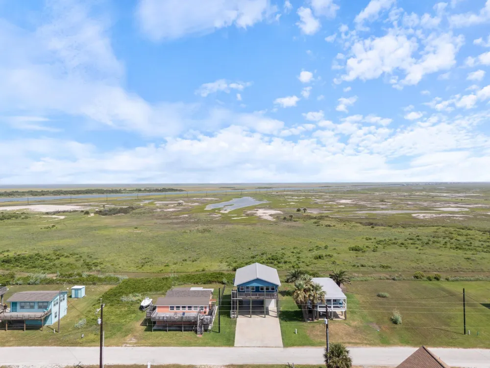 403 Beachfront Drive Matagorda, TX 77457