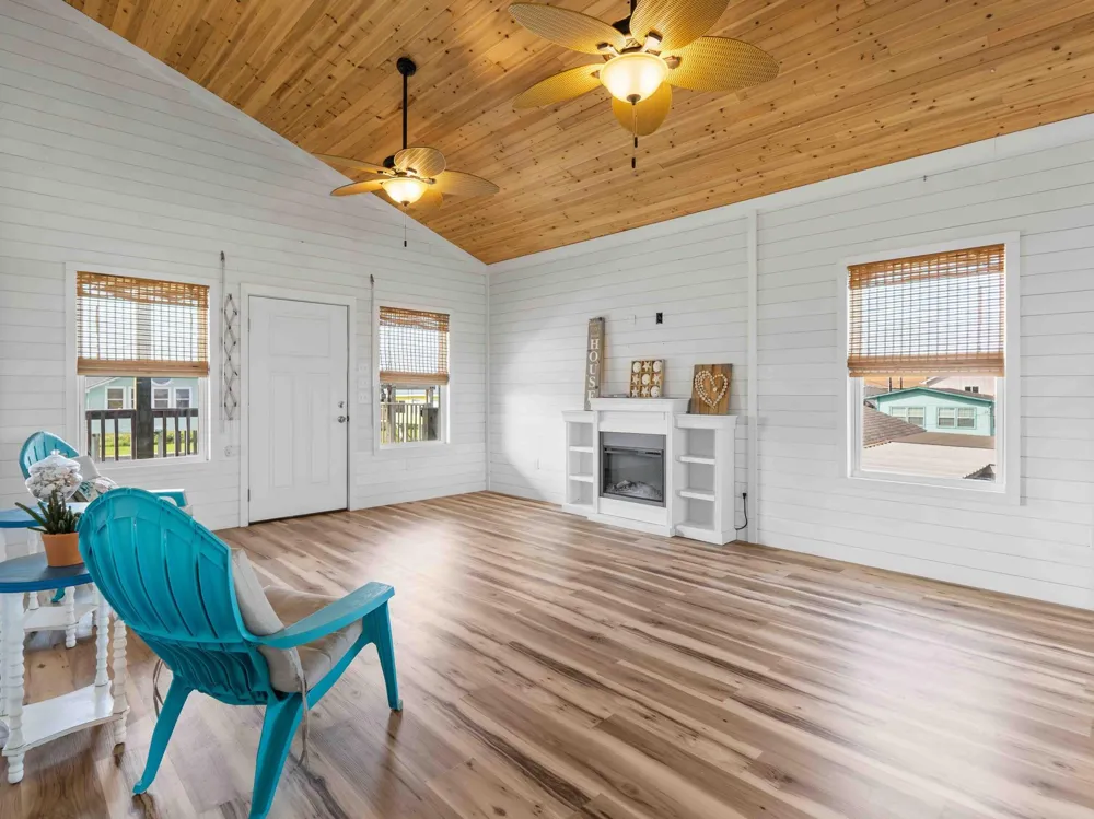 403 Beachfront Drive Matagorda, TX 77457
