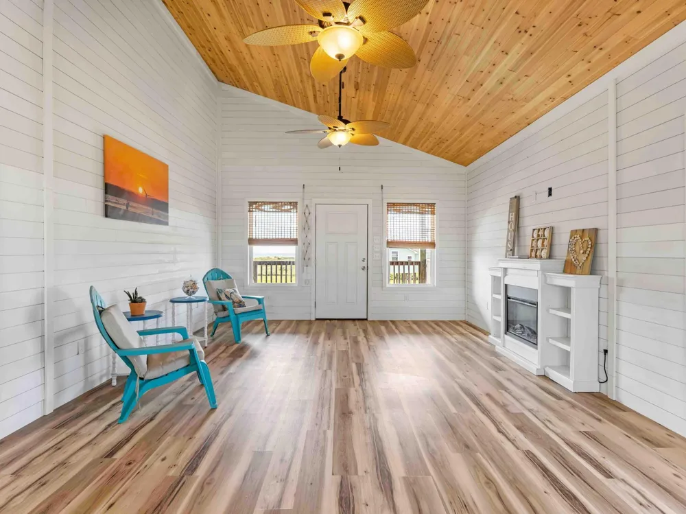 403 Beachfront Drive Matagorda, TX 77457