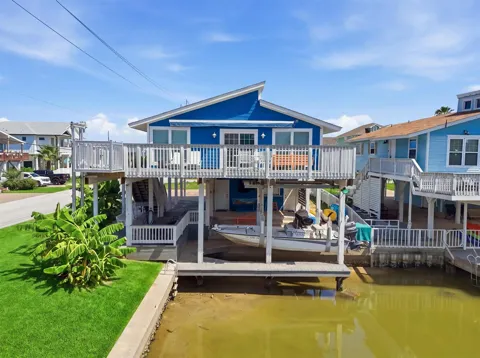 22102 Zapata Drive