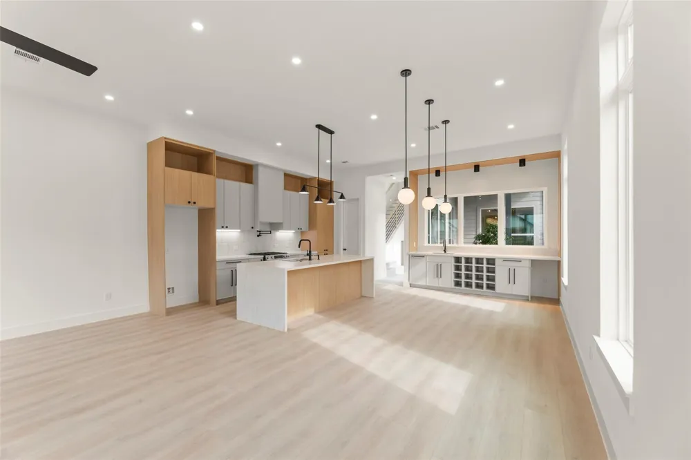 308 E 35th Street Houston, TX 77018