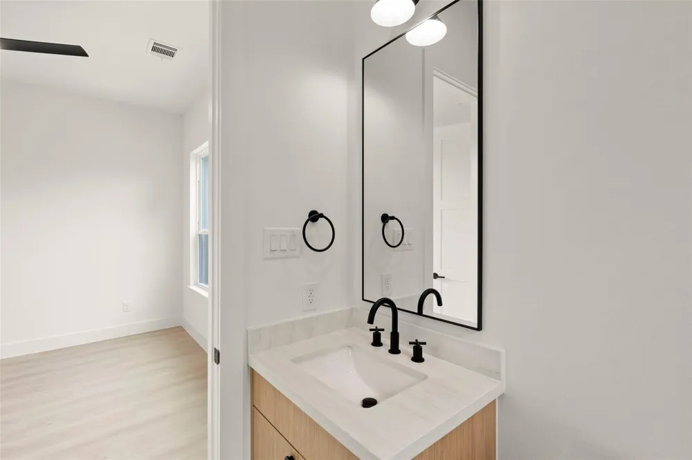 308 E 35th Street Houston, TX 77018