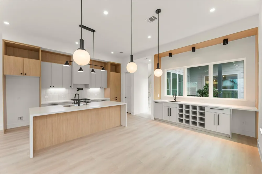 308 E 35th Street Houston, TX 77018