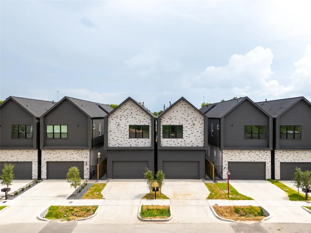 308 E 35th Street Houston, TX 77018