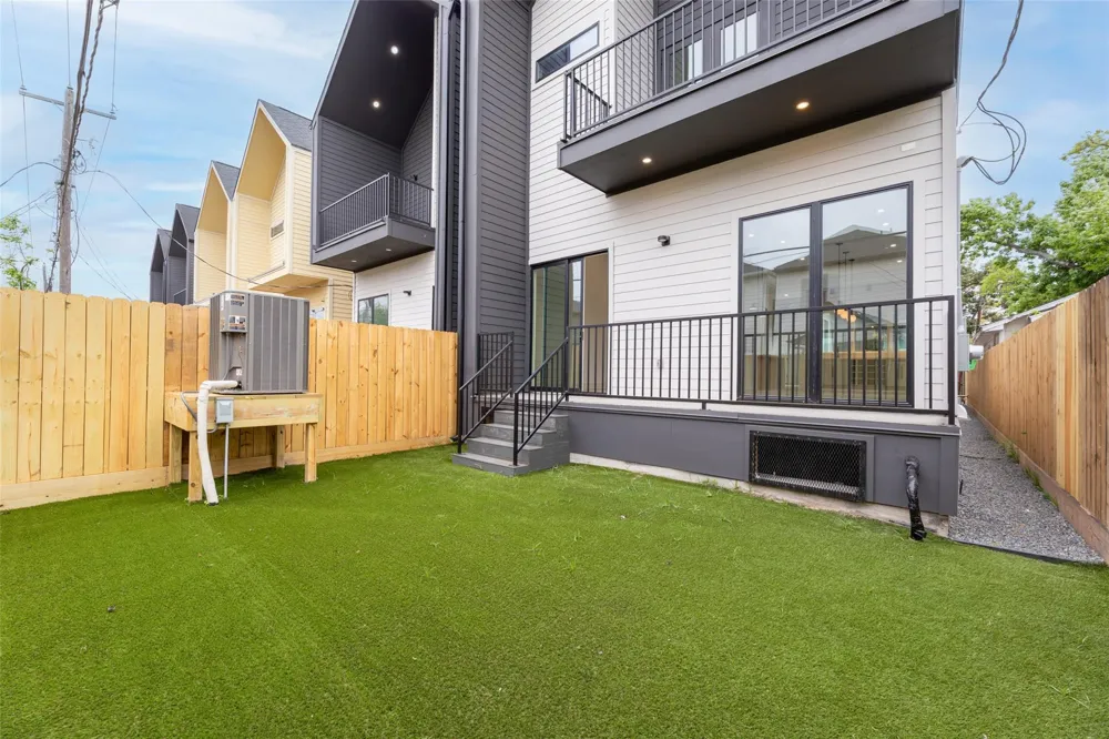 308 E 35th Street Houston, TX 77018