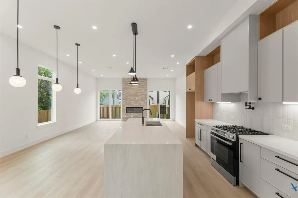 308 E 35th Street Houston, TX 77018