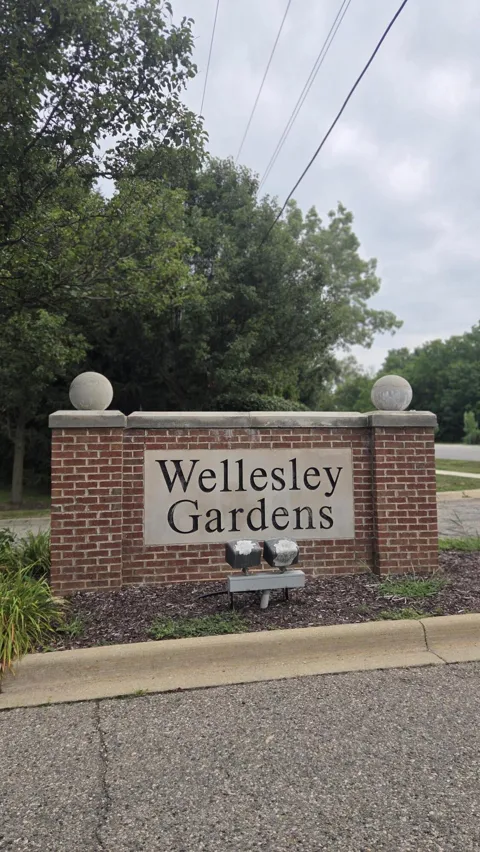 5722 Wellesley Lane