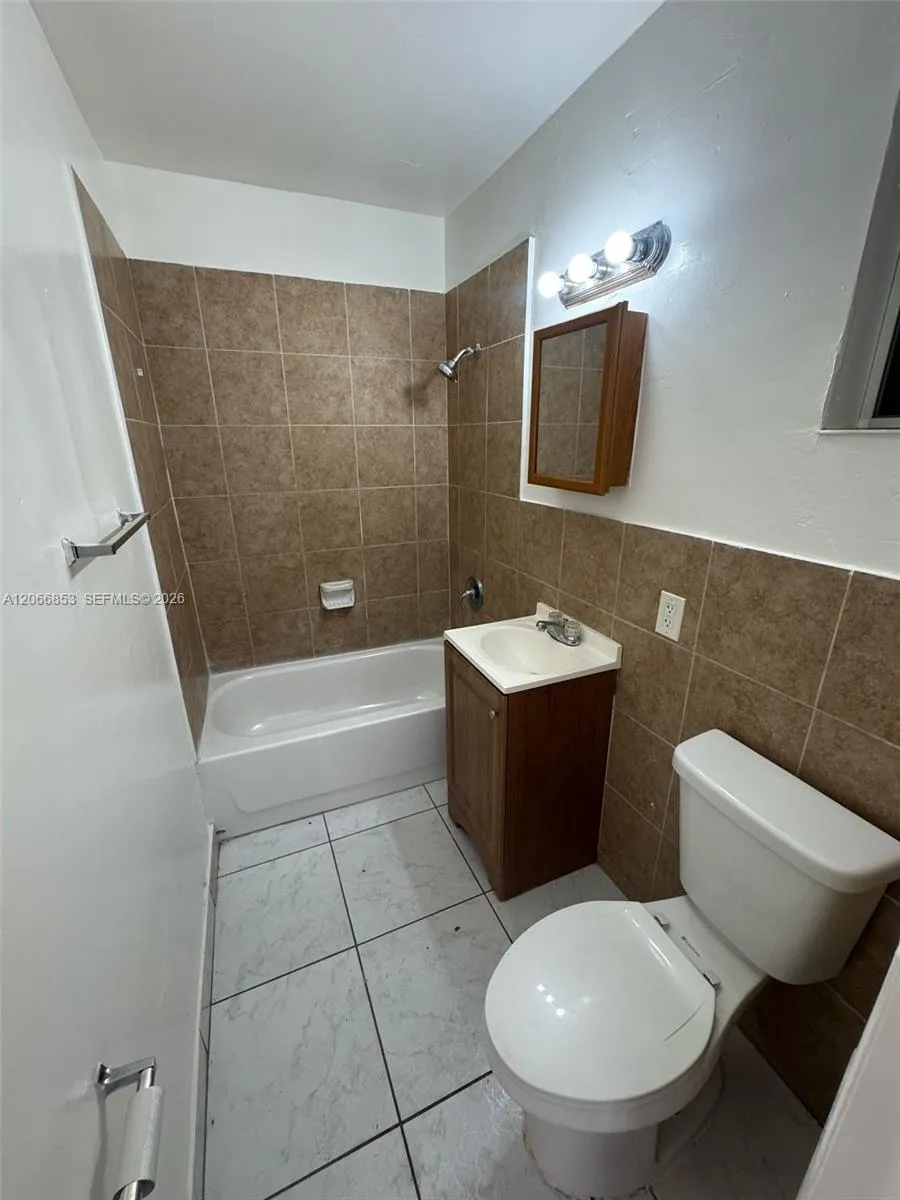 2451 NW 13th Ct #5 Fort Lauderdale, FL 33311