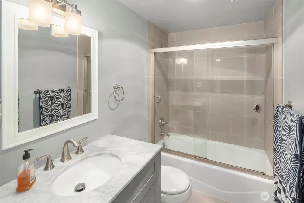 4561 Lake Washington Boulevard NE #201 Kirkland, WA 98033