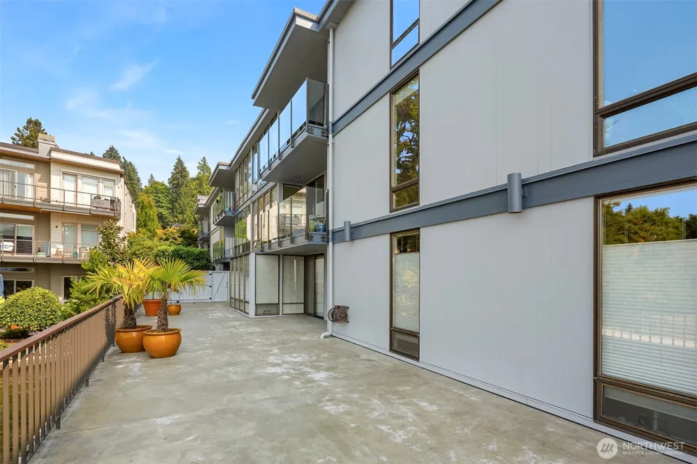 4561 Lake Washington Boulevard NE #201 Kirkland, WA 98033
