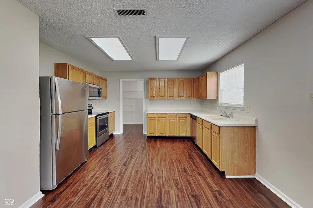 2233 Summerfield Drive Plainfield, IN 46168