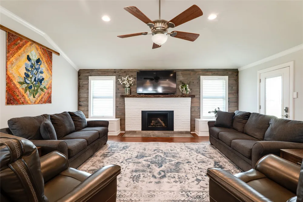 608 Bush Drive Whitney, TX 76692