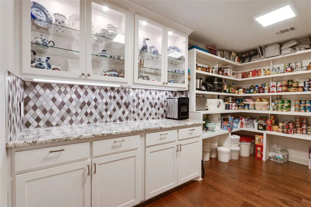 608 Bush Drive Whitney, TX 76692