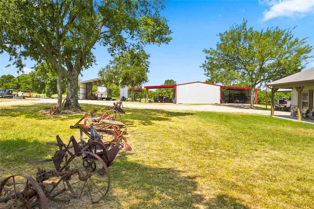 189 County Road 3090 Ben Franklin, TX 75415