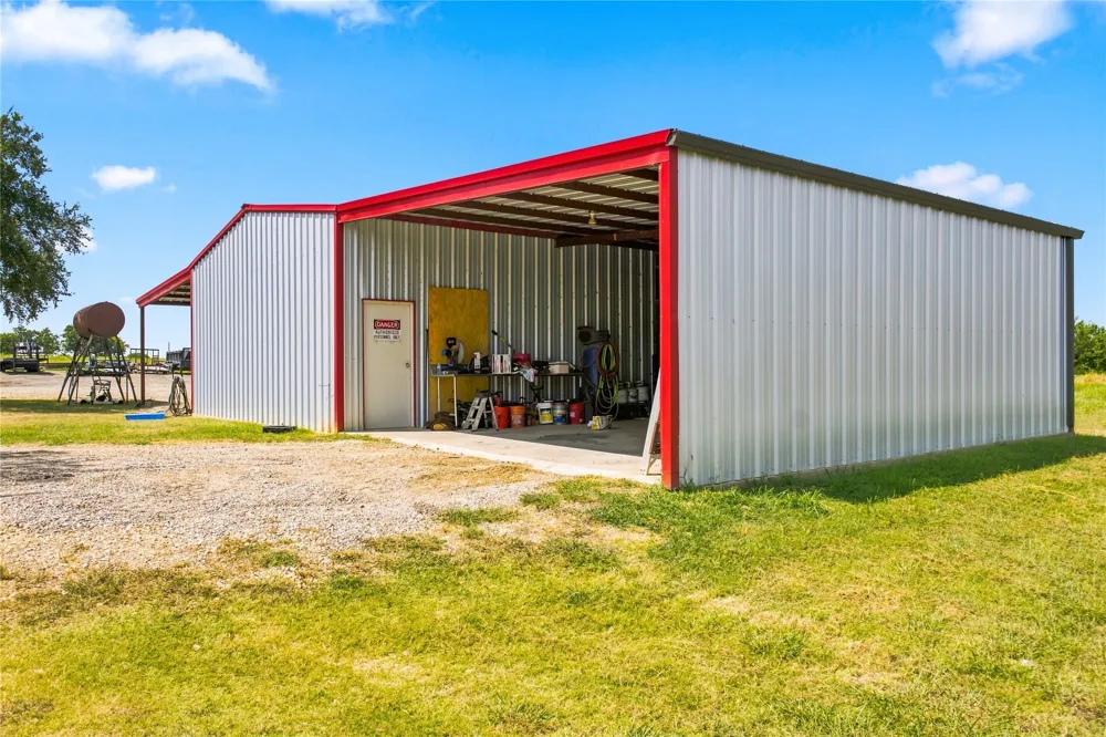 189 County Road 3090 Ben Franklin, TX 75415