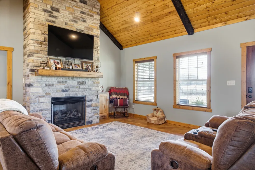 189 County Road 3090 Ben Franklin, TX 75415