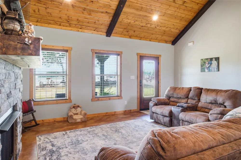 189 County Road 3090 Ben Franklin, TX 75415