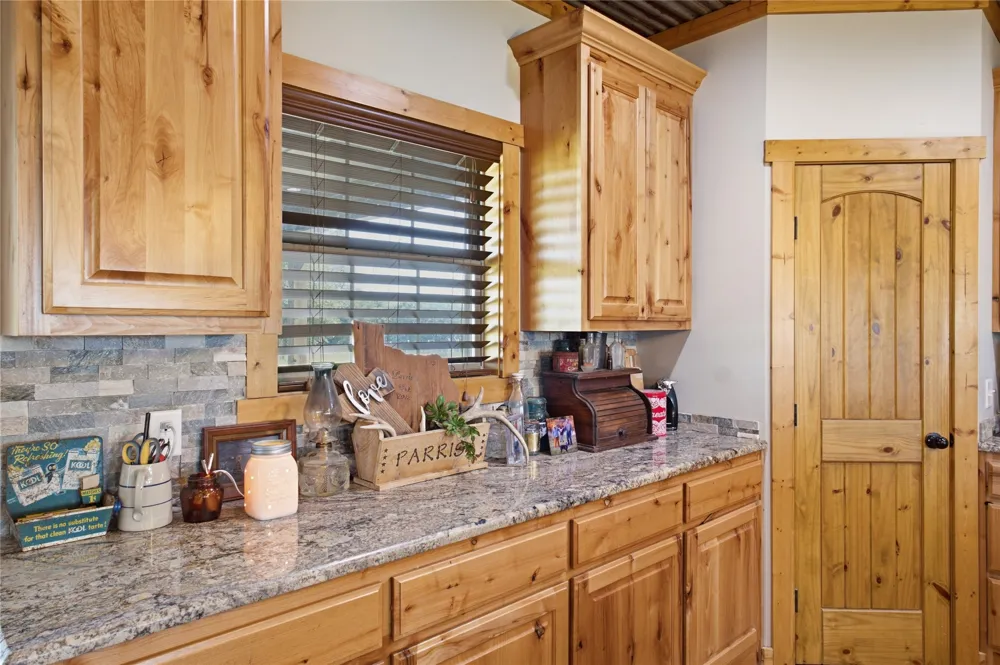 189 County Road 3090 Ben Franklin, TX 75415