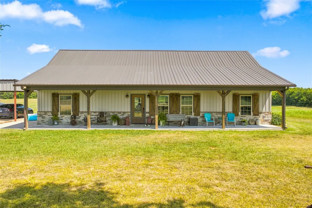189 County Road 3090 Ben Franklin, TX 75415