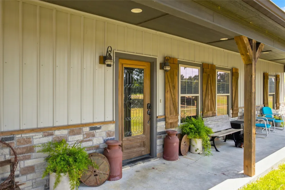 189 County Road 3090 Ben Franklin, TX 75415