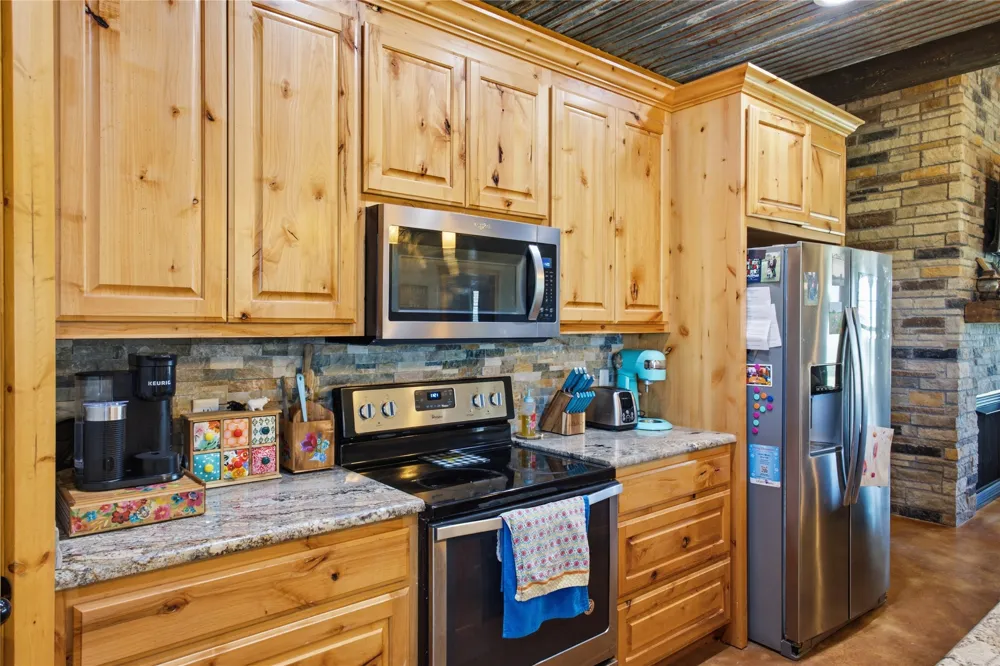189 County Road 3090 Ben Franklin, TX 75415