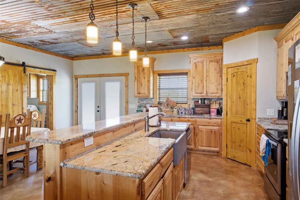 189 County Road 3090 Ben Franklin, TX 75415